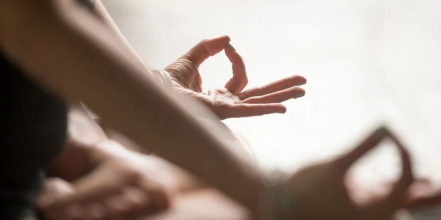 Restorative Yoga: Wirkung, Ablauf und die richtigen Hilfsmittel